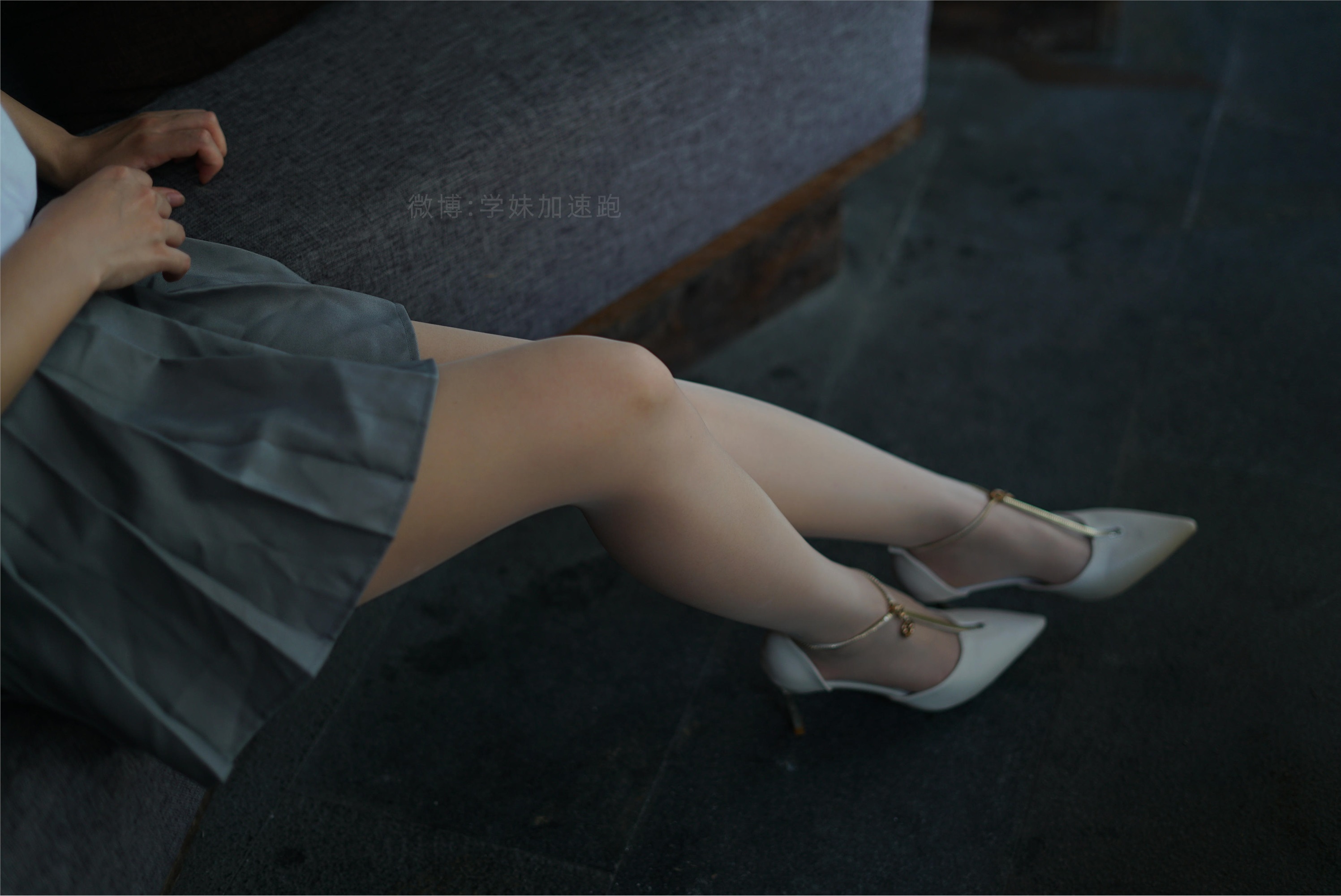 学妹加速跑 XM053《灰裙下的丝-玲玲》